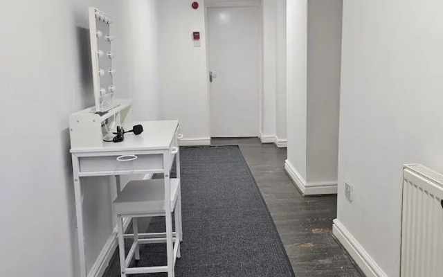 Basement Apartment Near City Centre