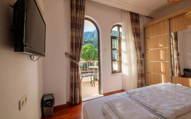 Diplomat Hotel