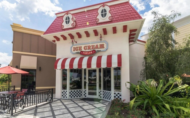 4BR Townhome in Festival