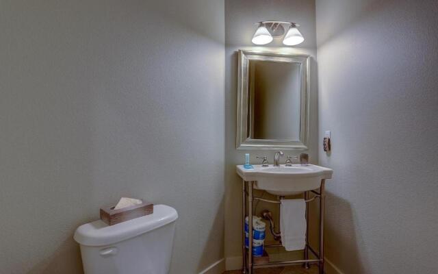 Quinn Creek-Mt Views-4BR/3.5BA