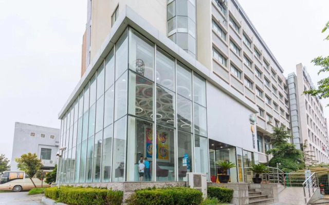 Starway Hotel at Pudong