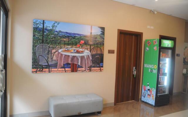 8 Mango Hotel