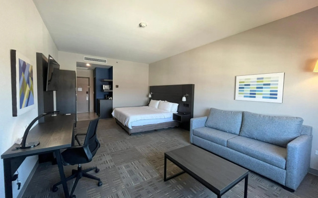 Holiday Inn Express & Suites Tijuana Otay by IHG