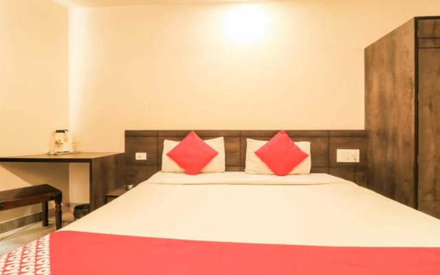 OYO 24808 Padmawati Palace