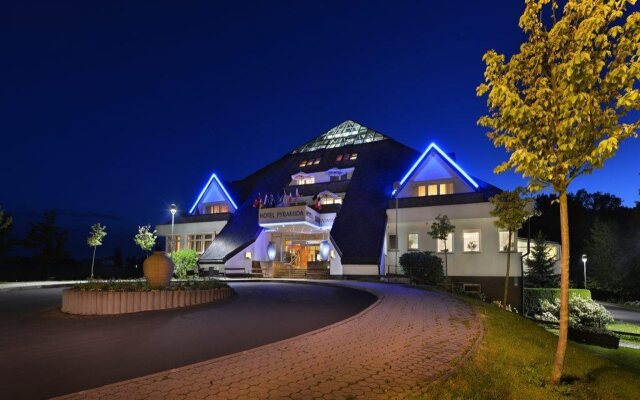 Lazensky Hotel Pyramida I