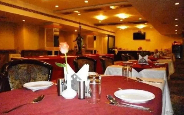 Hotel Ishwarya Grand