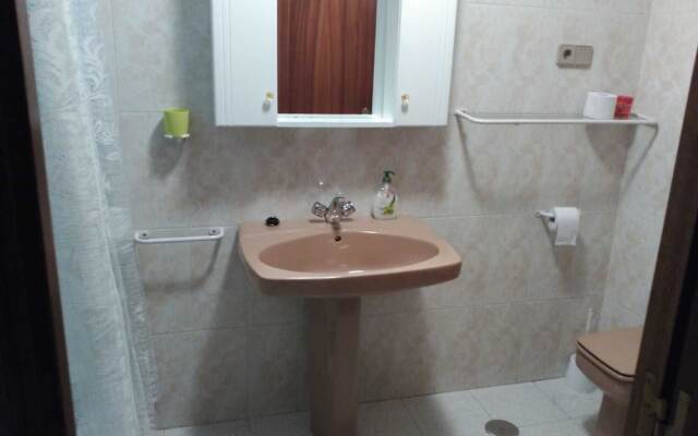 Amplio piso con garaje y vistas al mar