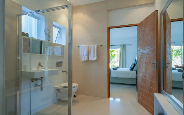 Greenways Beach House