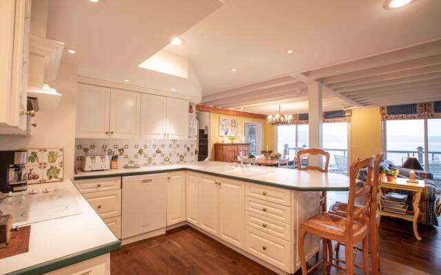 Red Pines a Lake of Bays Gem on a Very Private West Exposure 210' ft Point