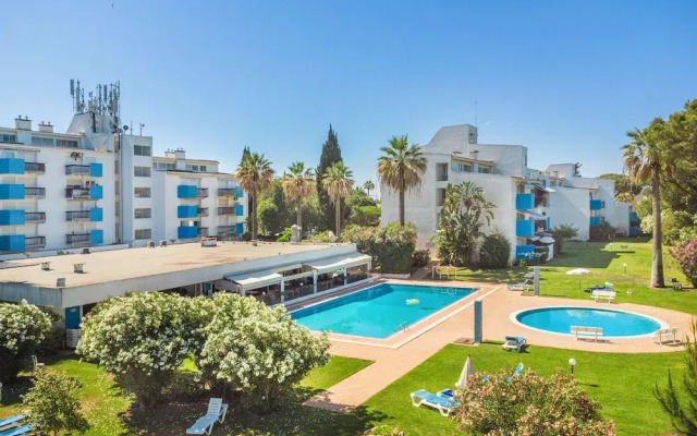 1BR Apartment with Pool at Lago Azul