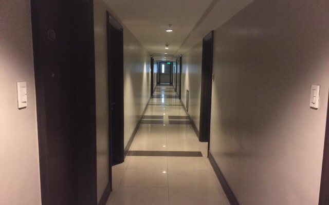 Forbeswood Parklane Suites