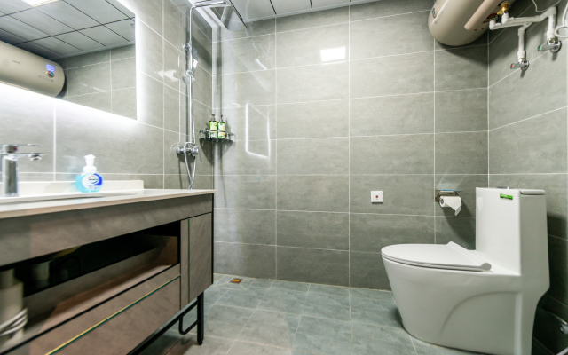 Man deer CC Hotel (Xi'an Gangwu Avenue Metro Station)