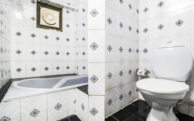 FabHotel Mayfair Inn