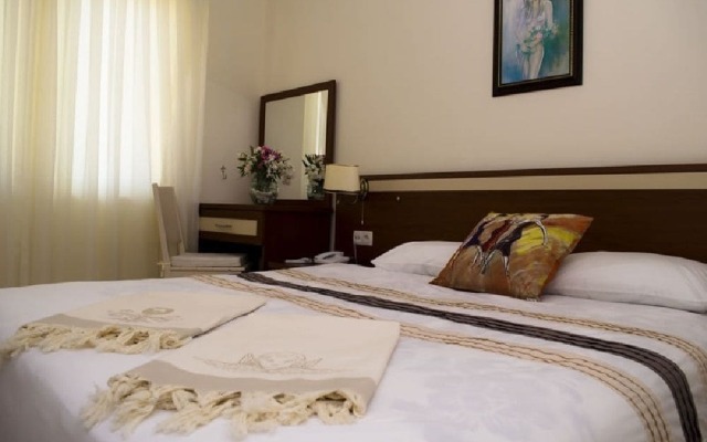 Moneba Suite Apart Hotel