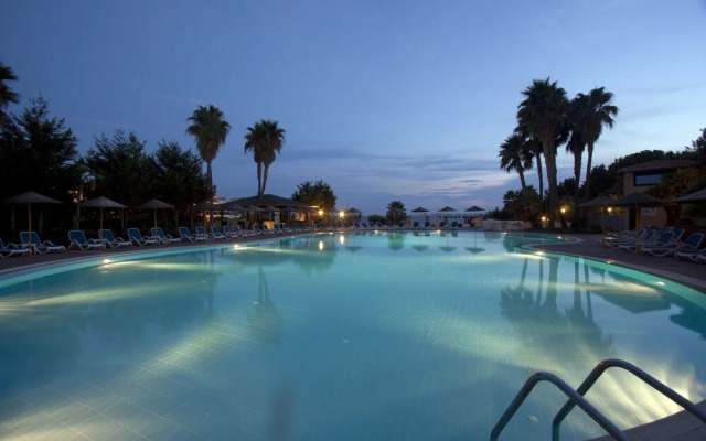 TH Le Castella - Baia degli Dei Village