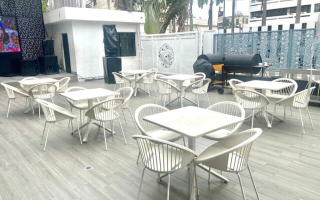 Rush Lagos Hotel Suites And Launge