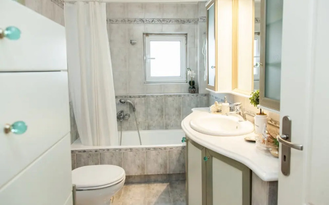 Beautiful 3 bedrooms apt in N. Smirni