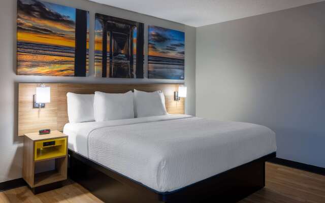 Days Inn by Wyndham Pleasant Prairie Kenosha