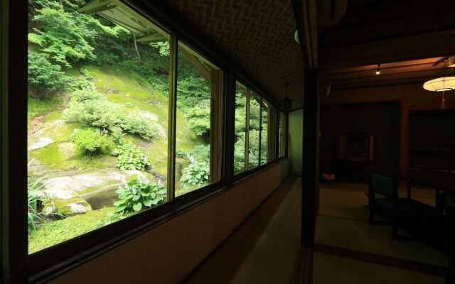 Shukubo Kansho-in Temple Sanrakuso