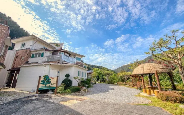 Gapyeong Pogny Kids Poolvilla