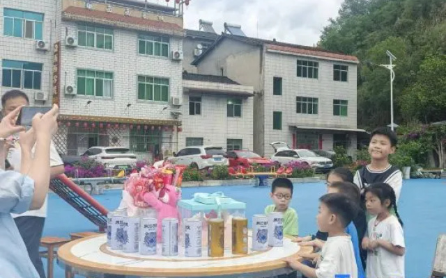 Xixi Homestay – People – Yichang