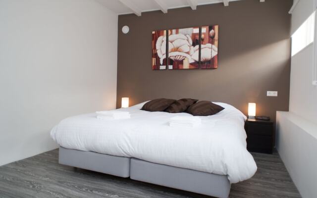 Lijnbaan Canal View Apartment