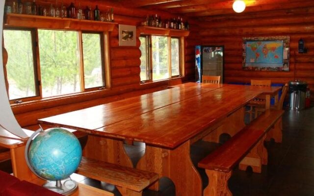 HI-Nordegg Shunda Creek Hostel