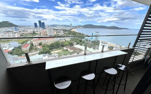 Stunning Ocean View Apartment in FLC Sea Tower