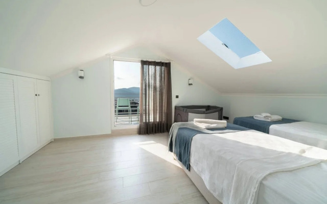 Ölüdeniz Plajına Yakın 3 Yatak Odalı Villa