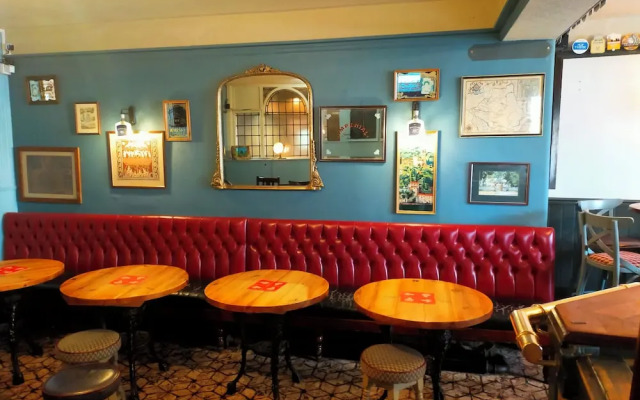 OYO The Victorian Tap B&B