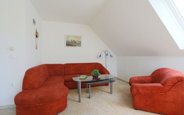 Amarillo 3 Balatonm Riaf rd