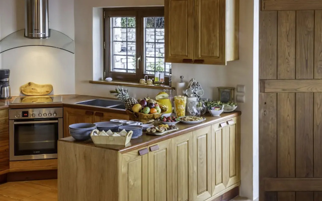 Dionysos Luxury Villa