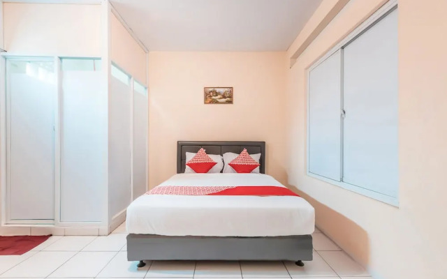 J&B Room Pramuka by Oyo Rooms