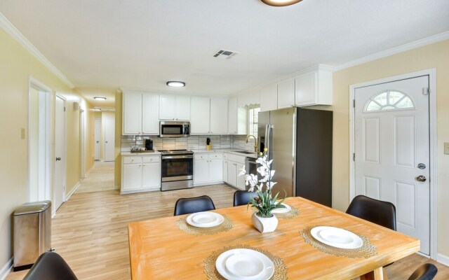 Lovely Montgomery Home ~ 7 Mi to Downtown!