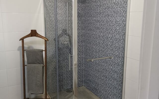 "room in Guest Room - Caparica Poshtel An Luxury Hostel"