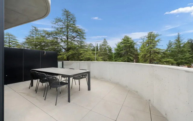 Braddon Studio With Communal BBQ