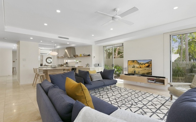 First Class Luxurious Apartment On Noosa River Unit 1 Wai Cocos 215 Gympie Terrace – Guest Rooms – Noosaville
