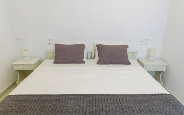 Alexandros Suites & Apartments