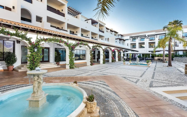 Pine Cliffs Suites
