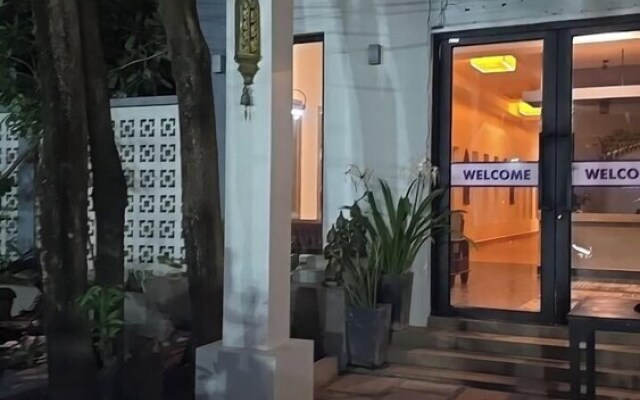 Nico's Hotel 2