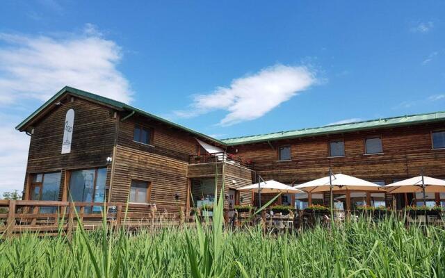 Hotel Caneo
