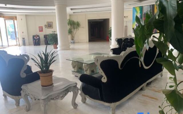 Roman Holiday Hotel