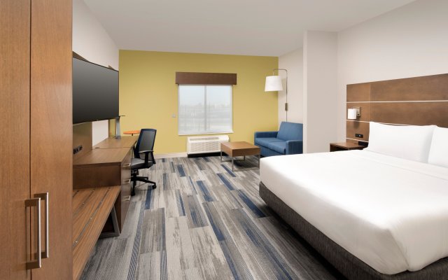 Holiday Inn Express & Suites San Antonio North - Windcrest, an IHG Hotel