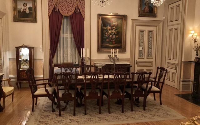 Le Château du Faubourg B&B