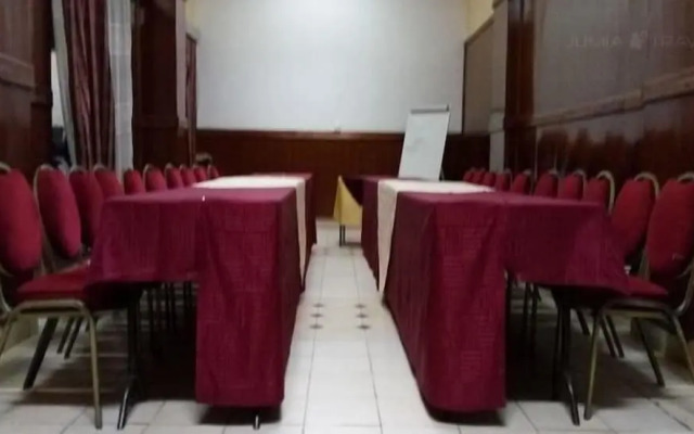 Batian Grand Hotel