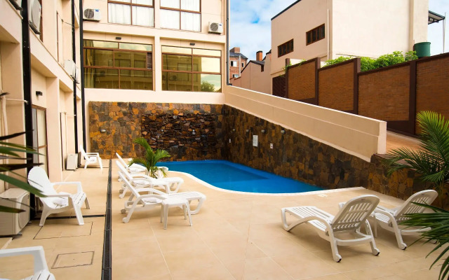 Arami Hotel & Lodge