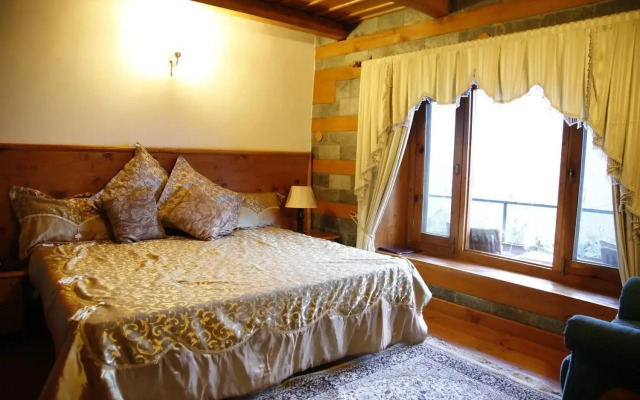 Himalayan Kothi Kais