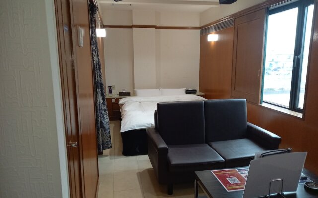 HOTEL C-PLUS - Adults Only
