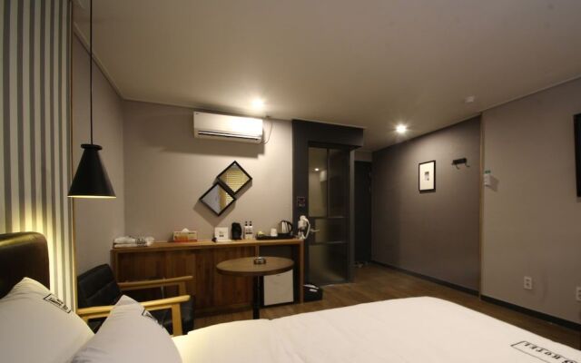 Calm Rest Hotel Busan Sasang