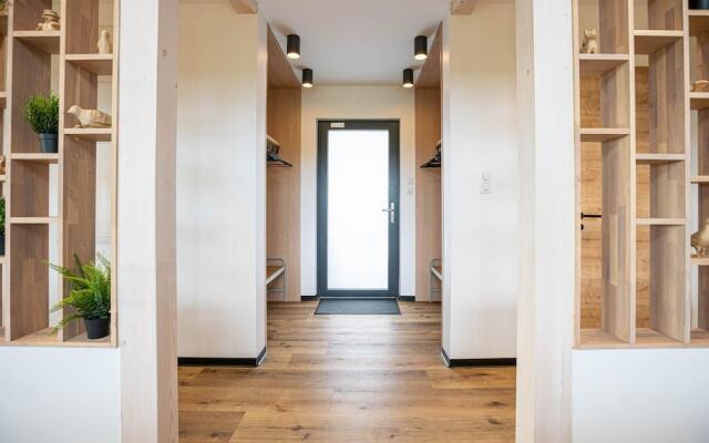 La Maison Devant La Prairie